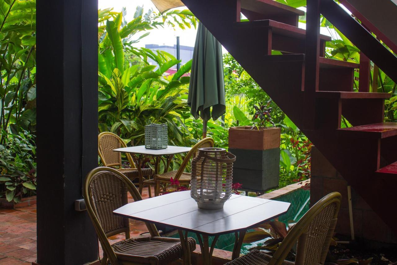 Couleur Locale Paramaribo Extérieur photo